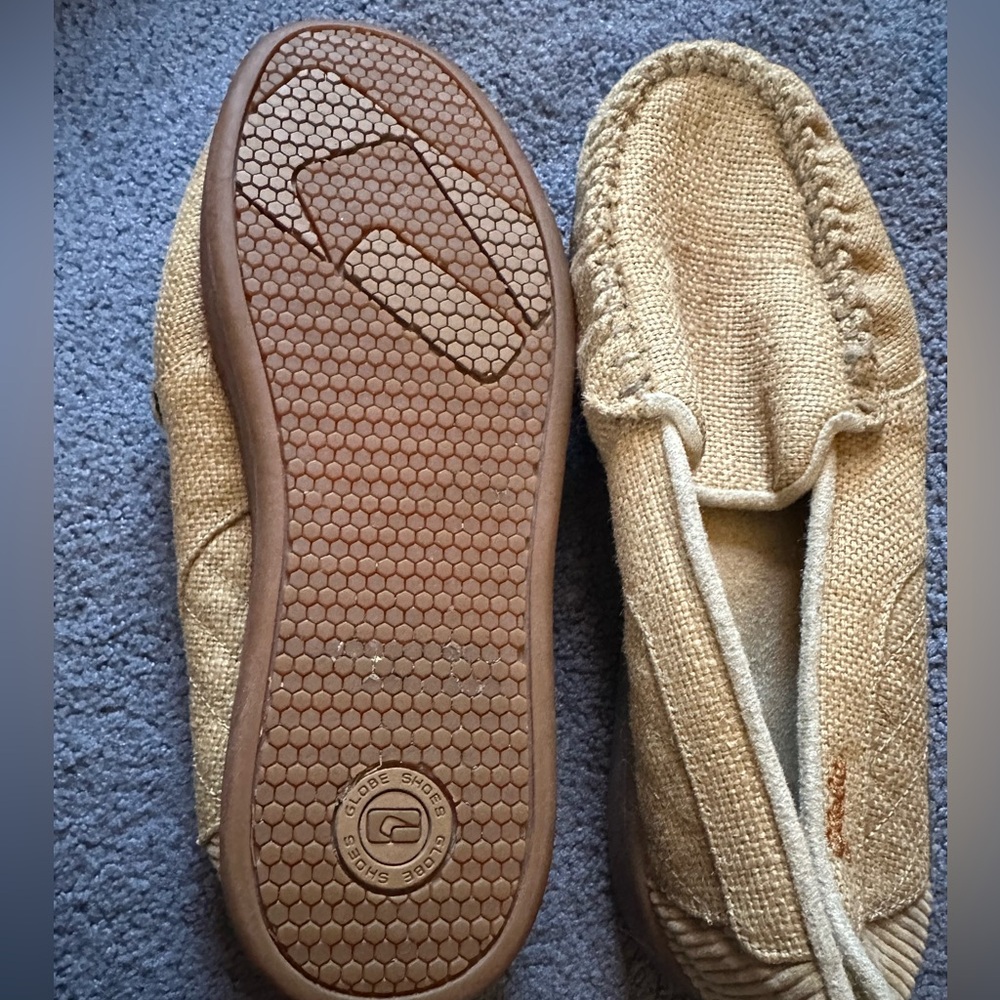 Men’s Globe slip-on shoes
Size 12 - Picture 3 of 3